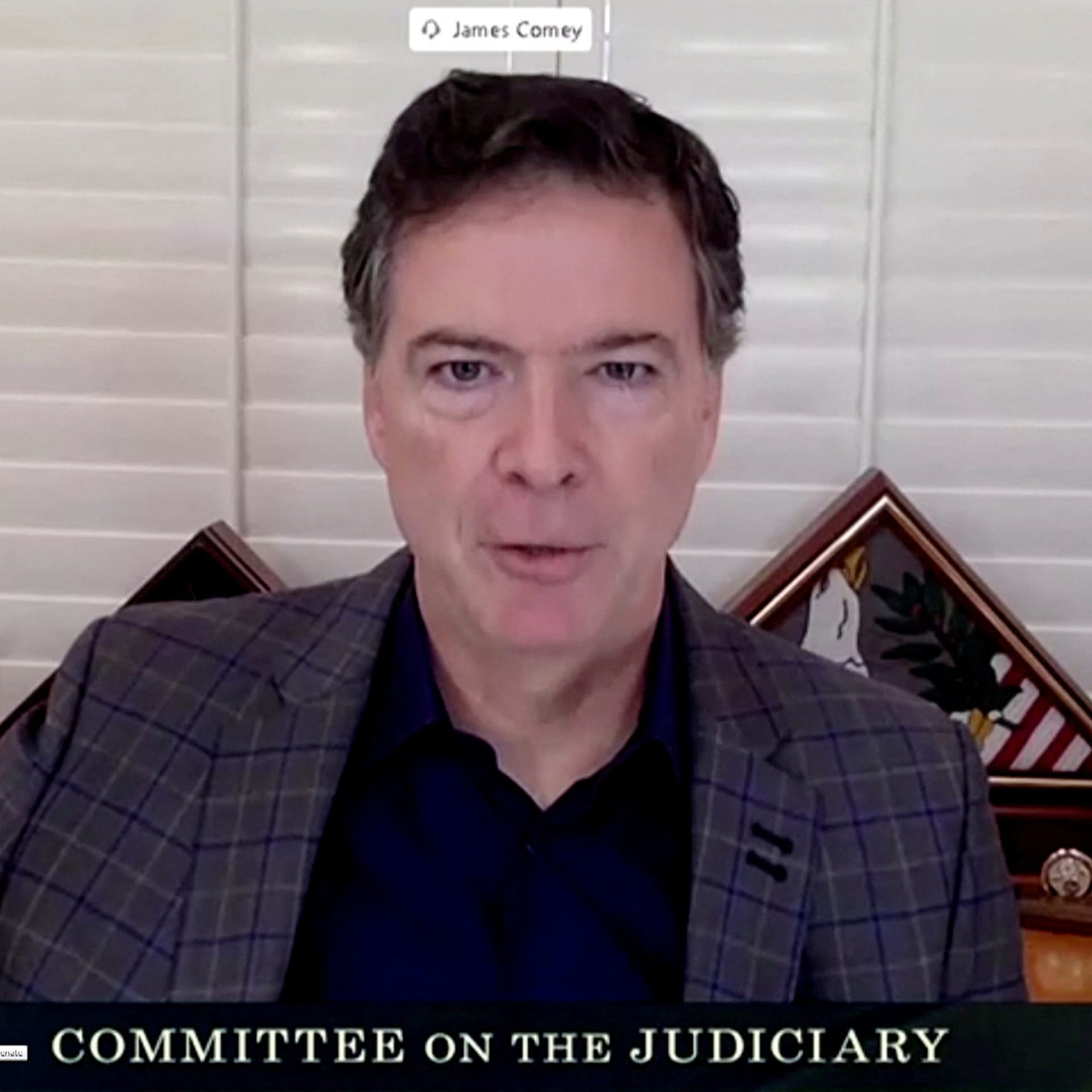 Ex-FBI director Comey meets with Secret Service over '8647 ...