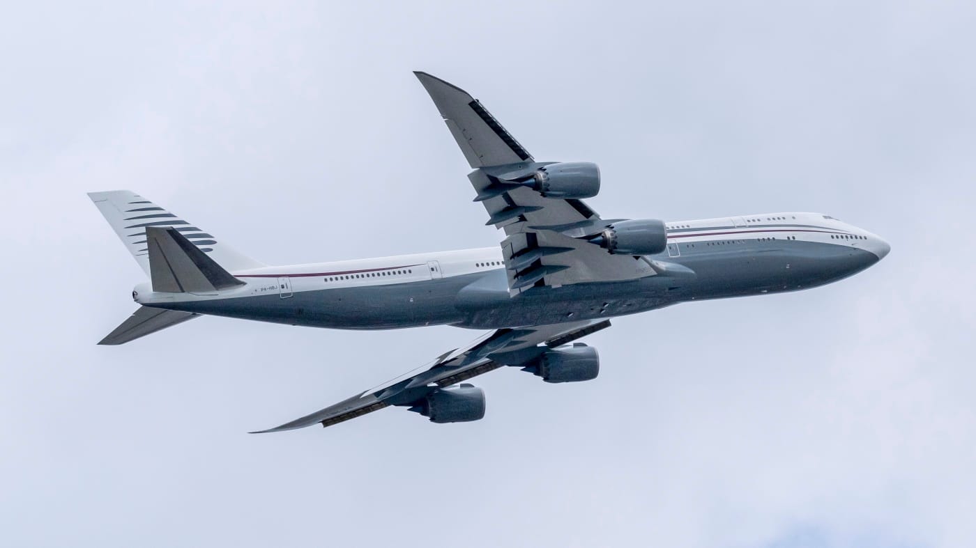 Qatar's luxury Boeing 747 aircraft offered to Trump